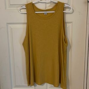 Women’s old navy tank